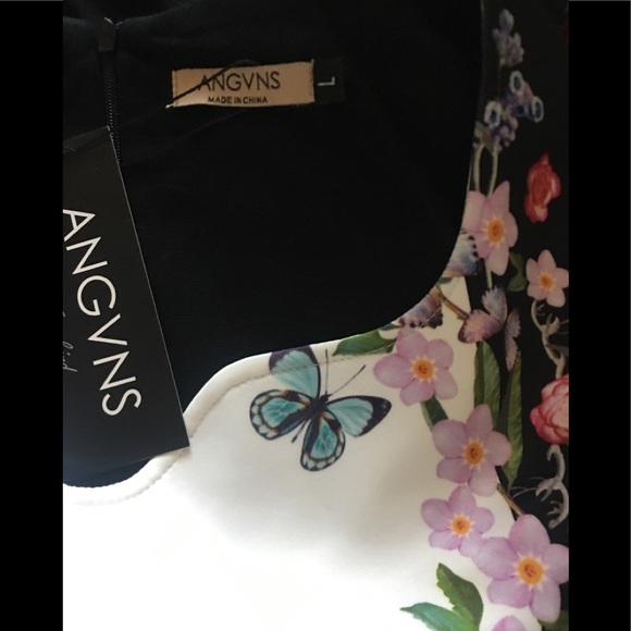 NWT ANGVNS Beautiful Butterflies Floral Summer Dress. L. - Picture 5 of 6